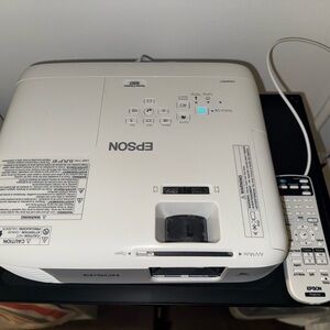 Epson Home Cinema 880 Projector